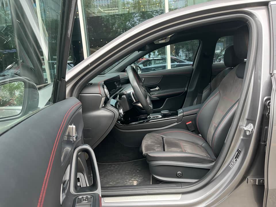Mercedes-Benz Class A Mercedes-Benz Class A