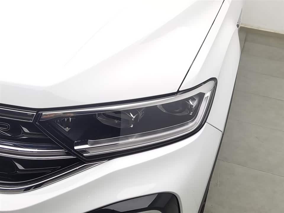 Volkswagen T-ROC exploring Songs