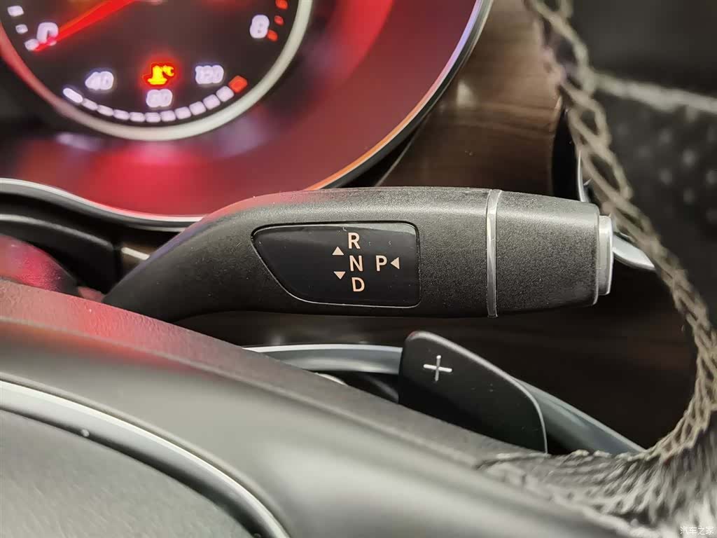 Mercedes-Benz V-Class, 2021 13