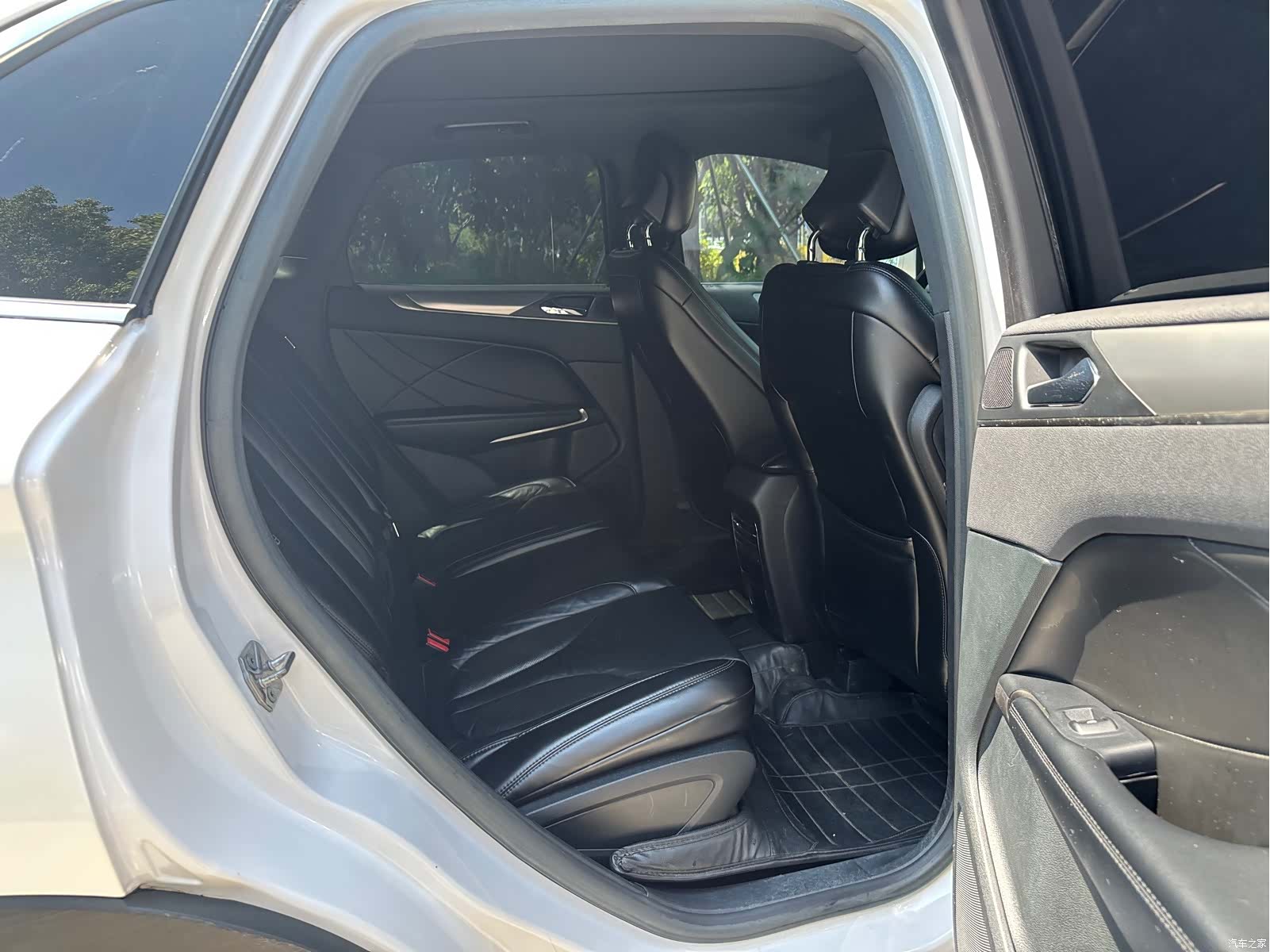 Lincoln MKC, 2017 13