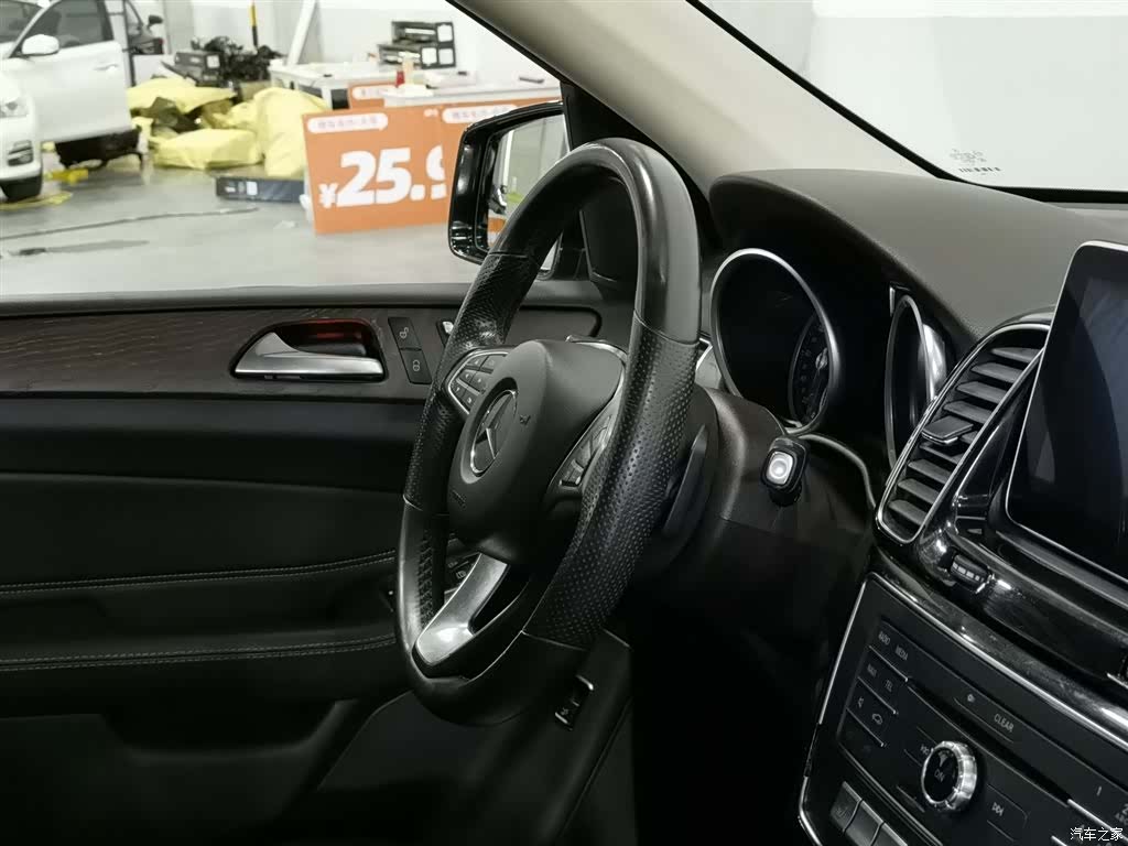 Mercedes-Benz GLE, 2015 22