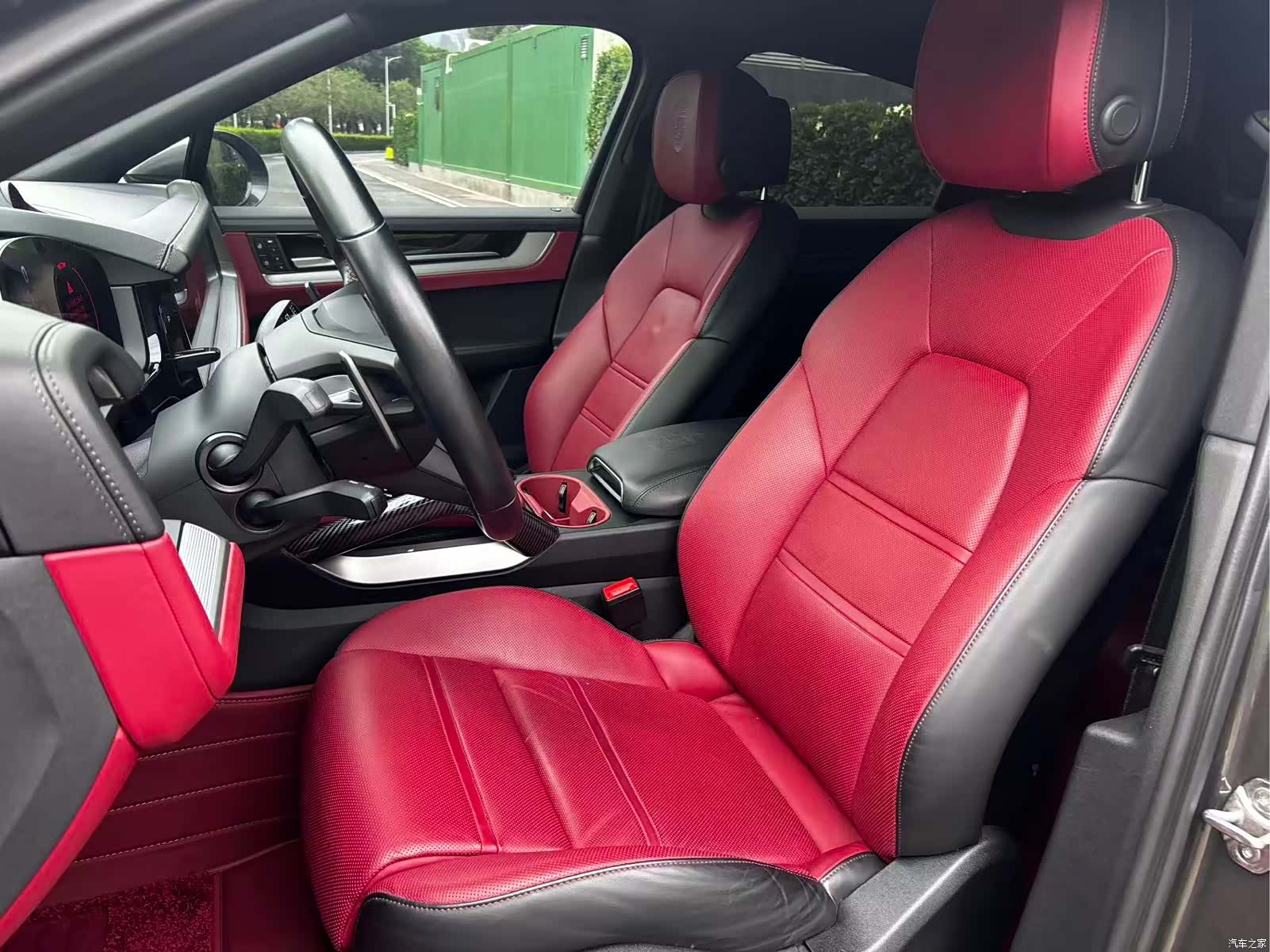 Porsche Cayenne, 2023 все фото
