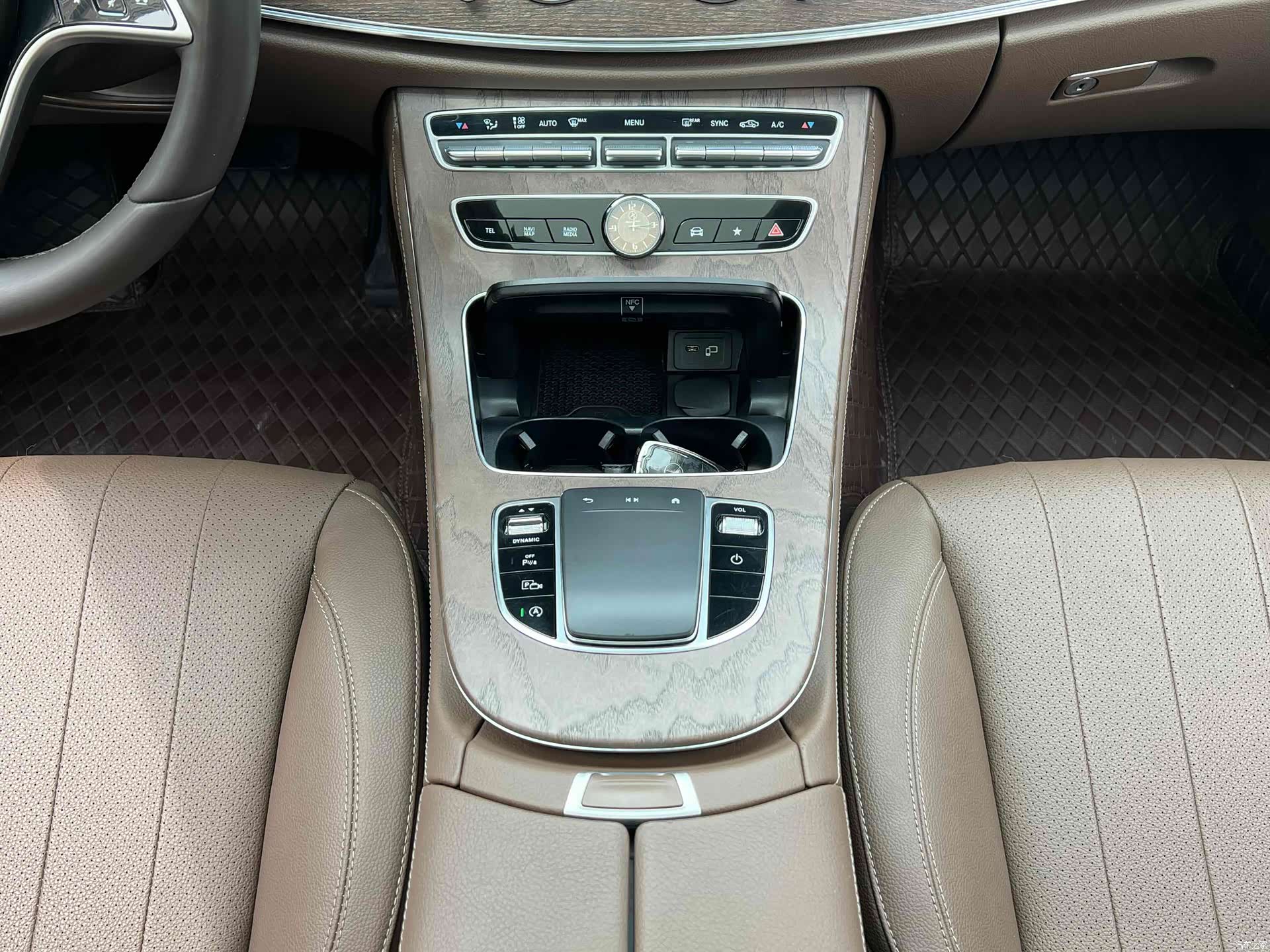 Mercedes-Benz E-Class, 2023 12