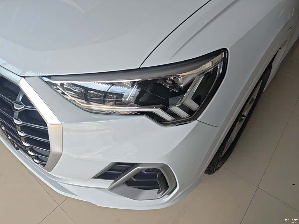 Audi Q3, 2019 24