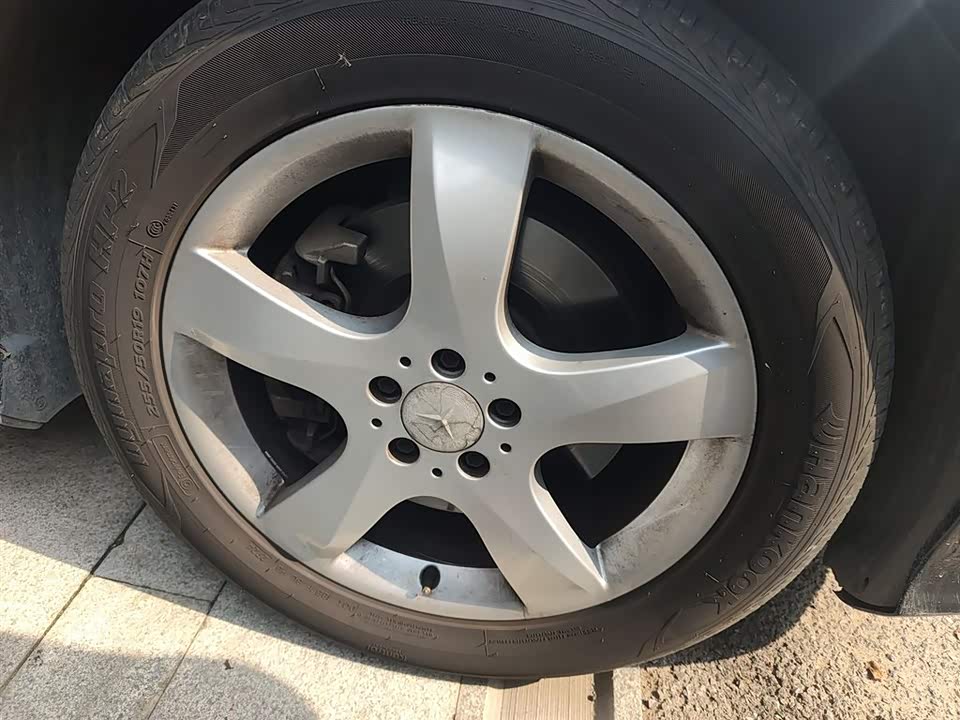 Mercedes-Benz R-class