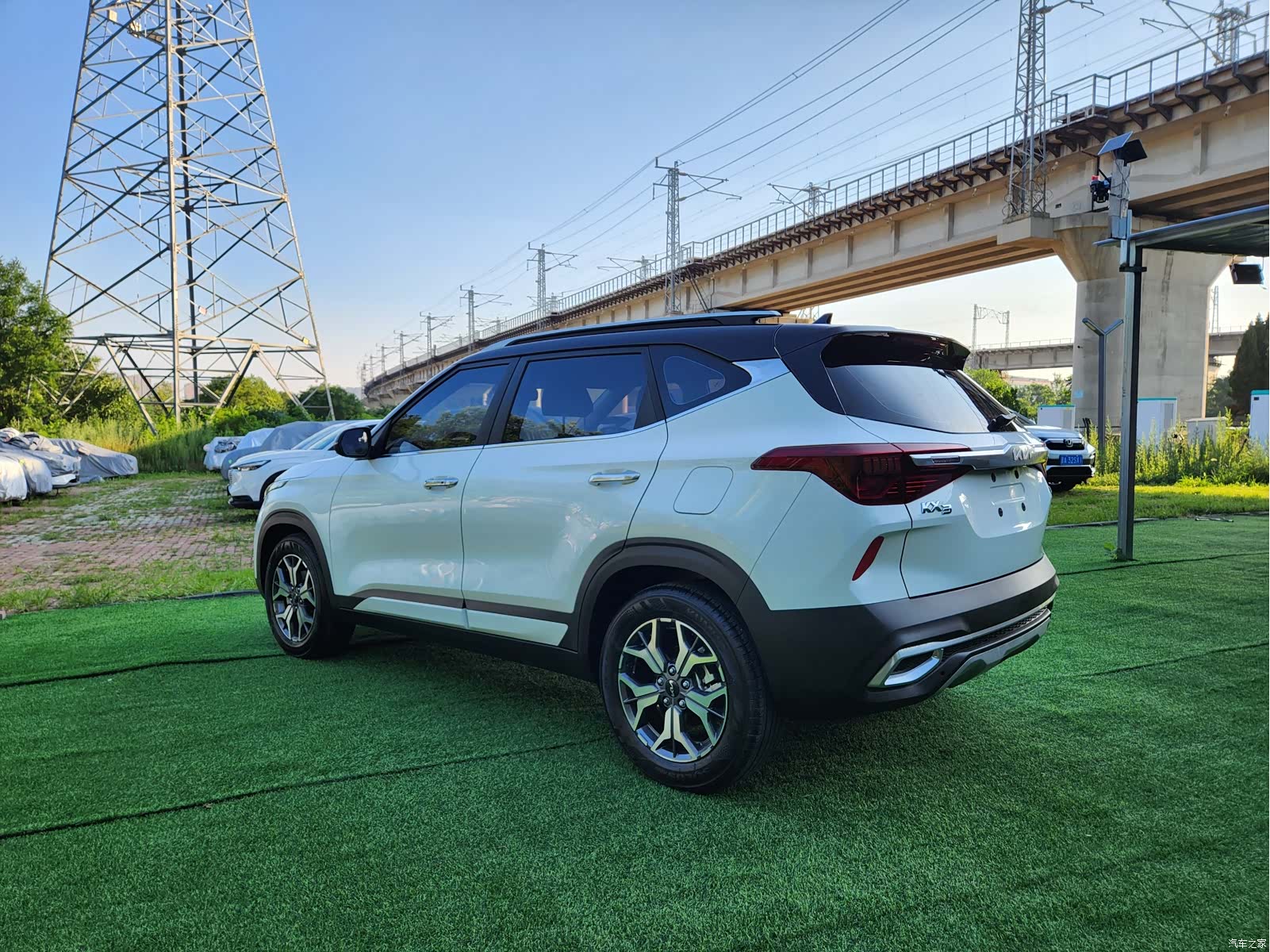 Kia KX3, 2022 4