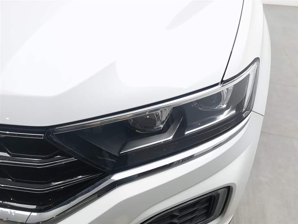 Volkswagen T-ROC exploring Songs