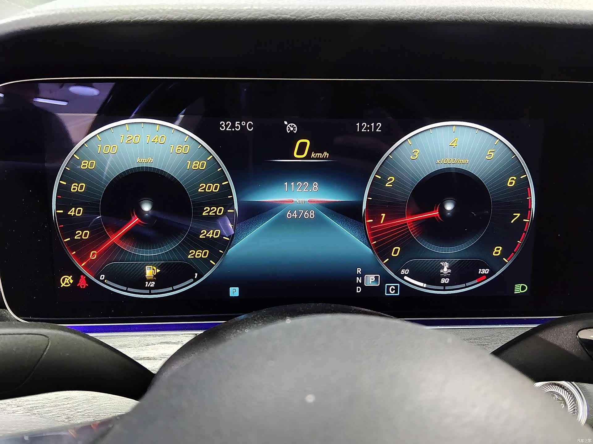 Mercedes-Benz E-Class, 2022 12