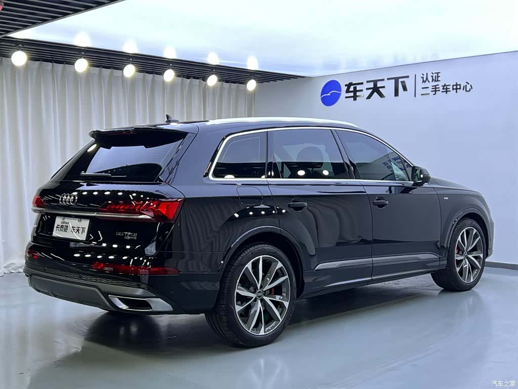 Audi Q7, 2023 все фото