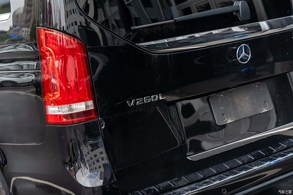 Mercedes-Benz V-Class, 2023 6