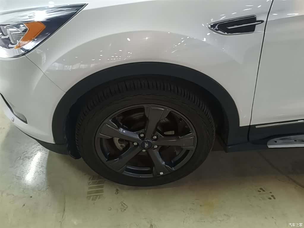 Ford Kuga, 2019 23