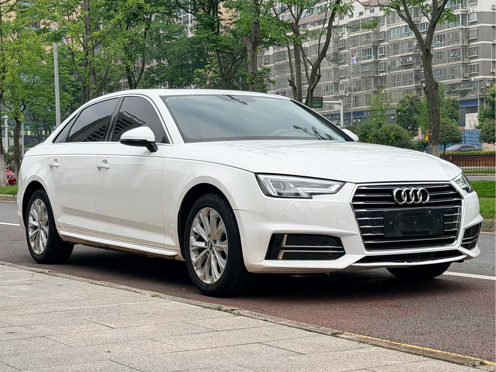 Audi A4L, 2019 7