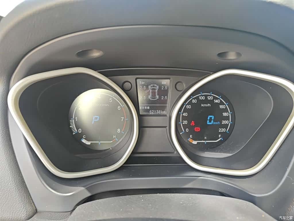 Geely GX7, 2015 12