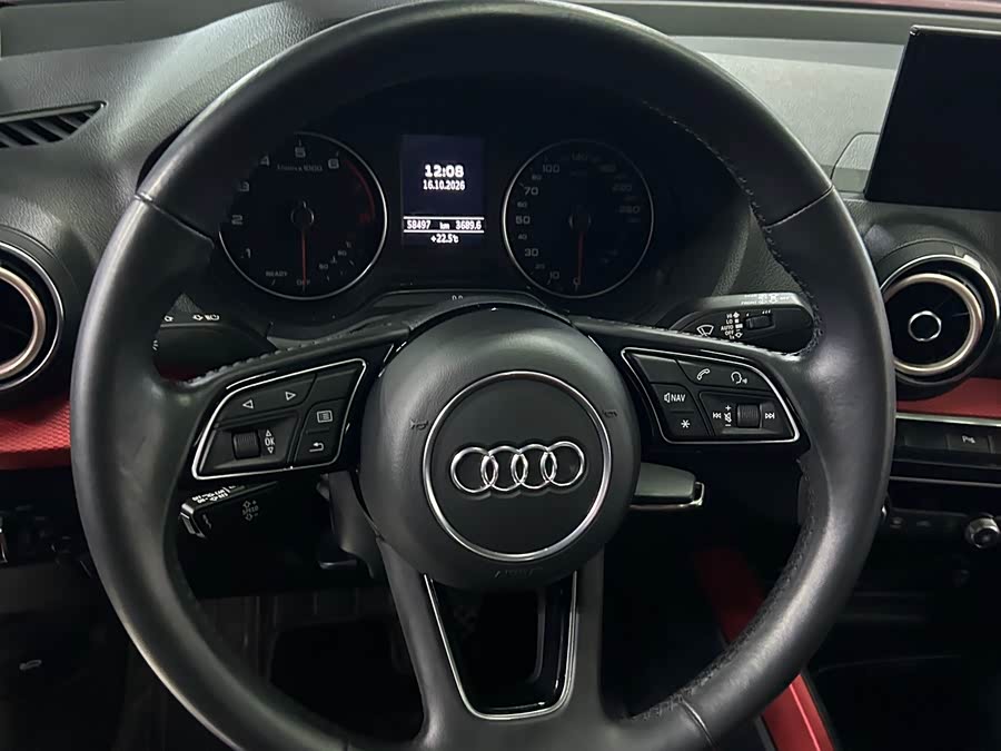 Audi Q2L 2020, фото 13