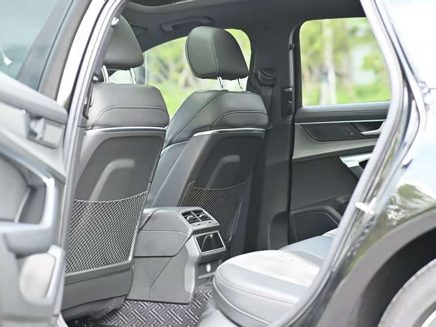 Audi A6L 2021, фото 5
