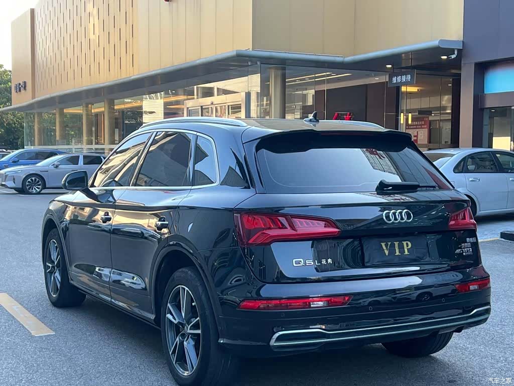 Audi Q5L, 2019 10