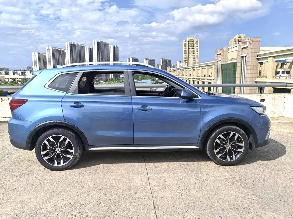 Roewe RX5