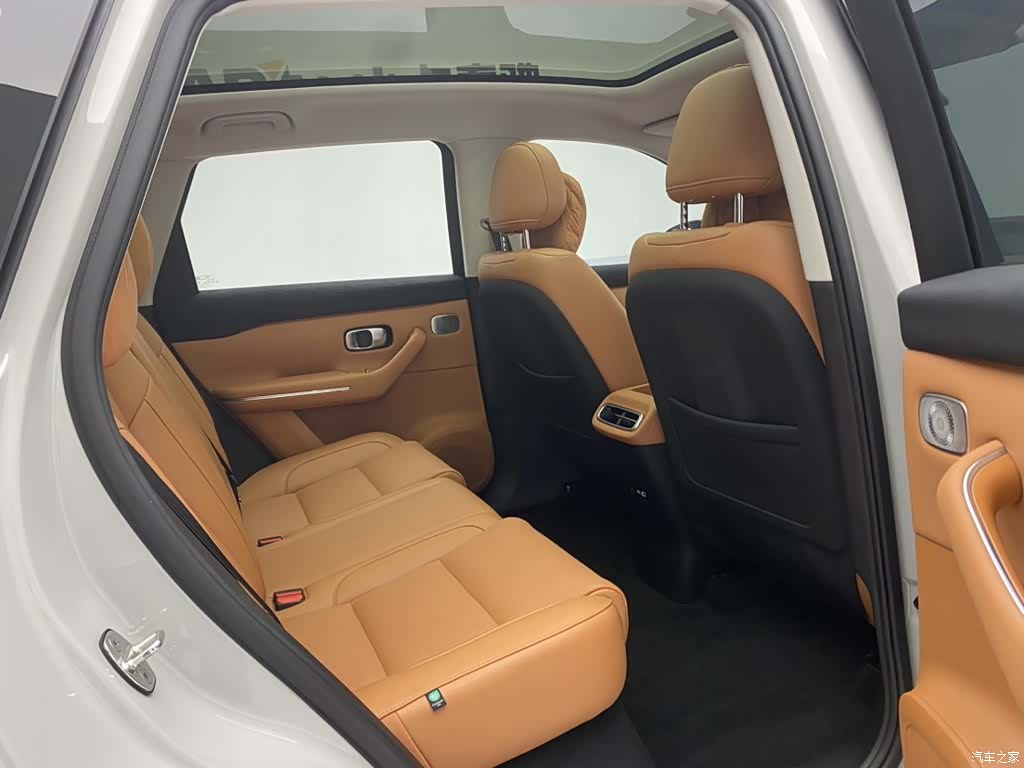 Leapmotor C10, 2025 24