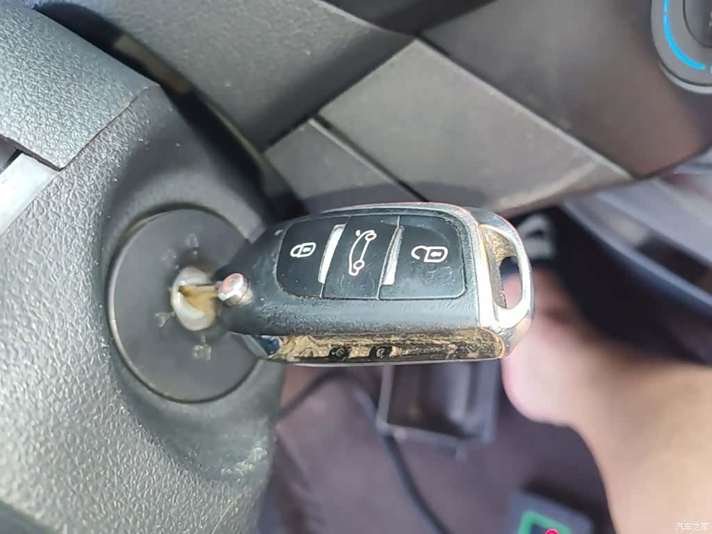 DongFeng AX3, 2016 9