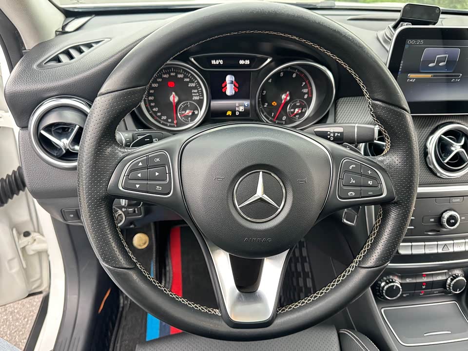 Mercedes-Benz GLA