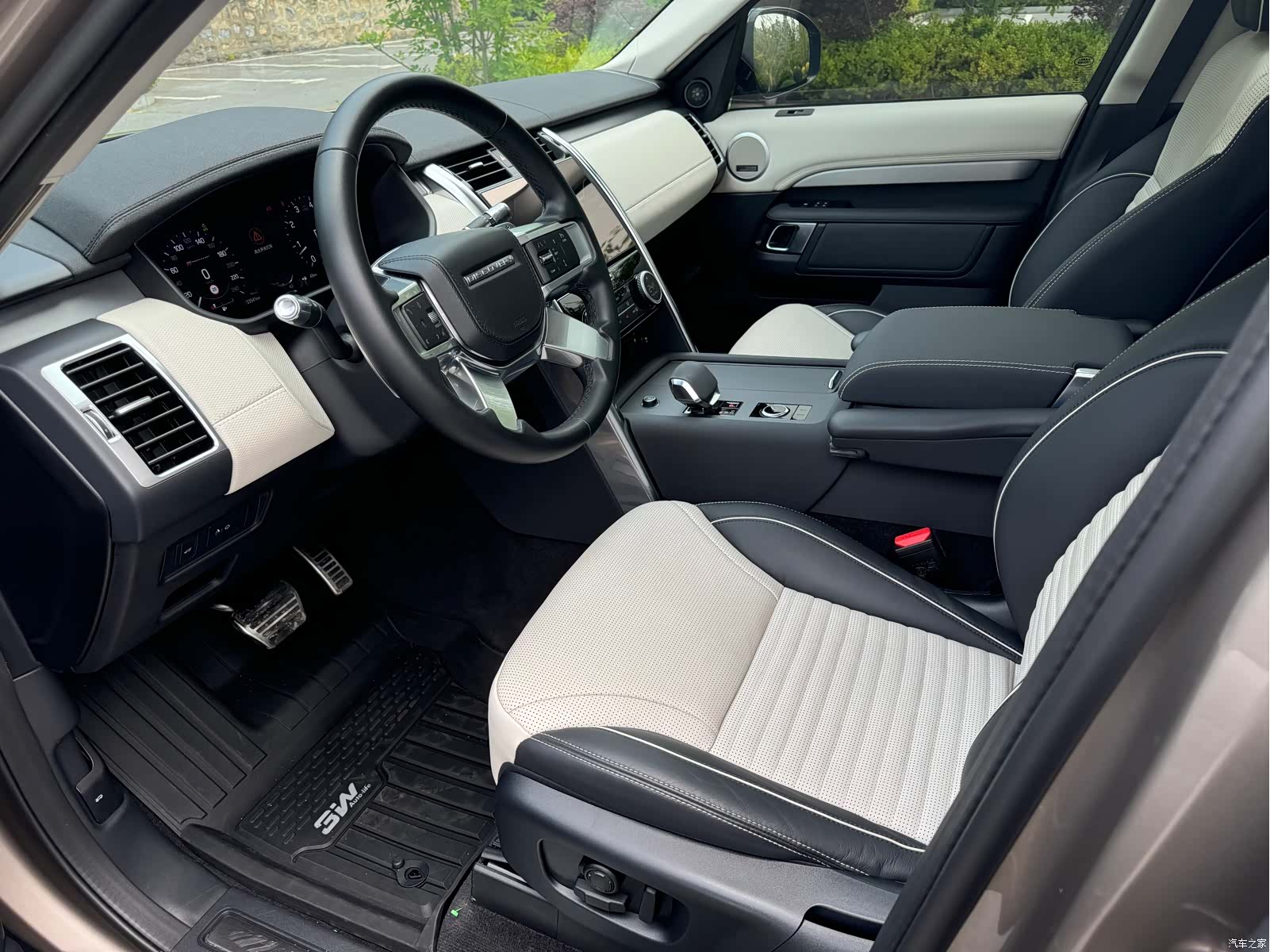 Land Rover Discovery, 2021 3
