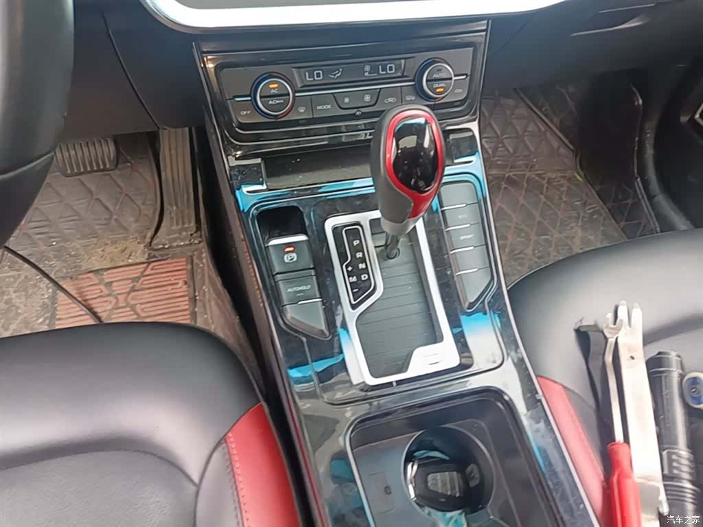 Geely Emgrand, 2021 14