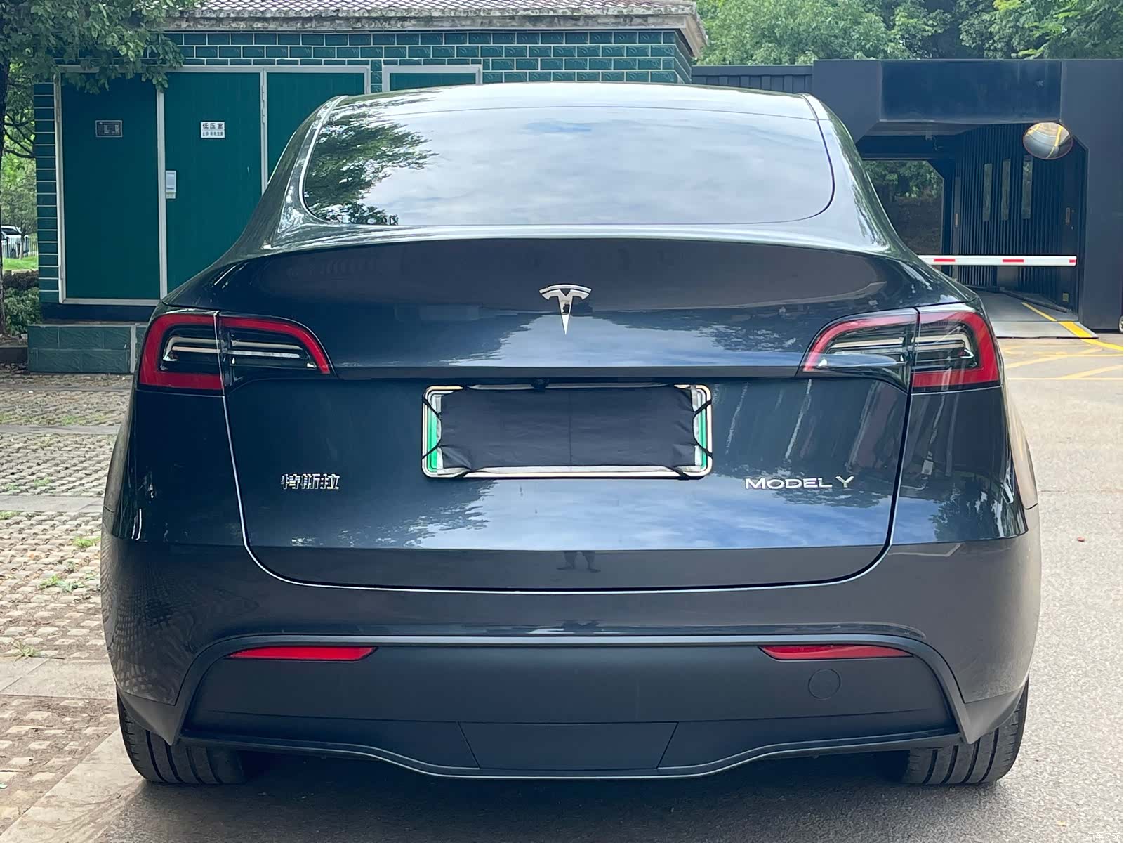 Tesla Model Y, 2024 6