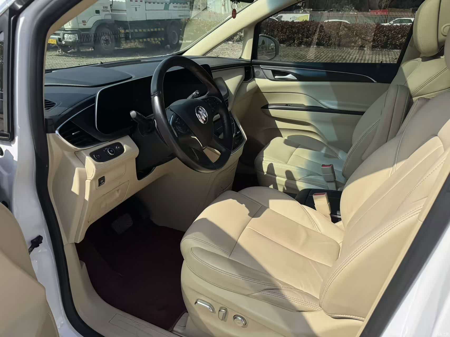 Buick GL8, 2022 11