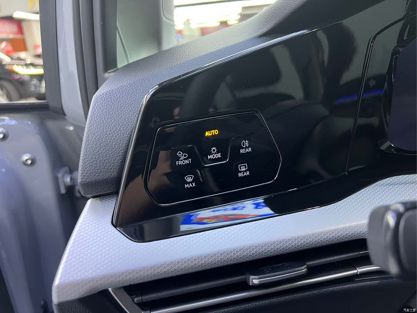 Volkswagen Golf, 2023 все фото