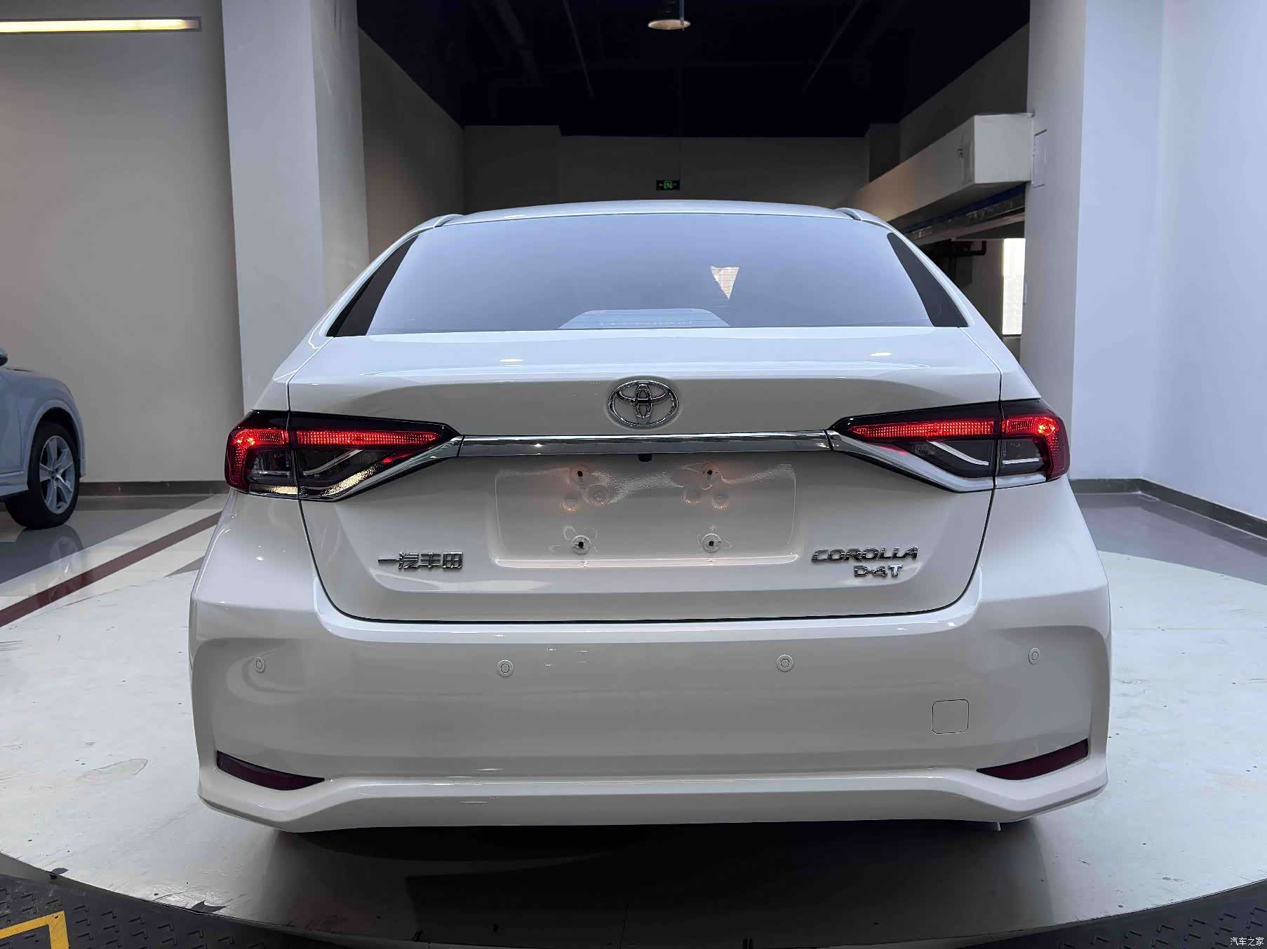 Toyota Corolla, 2023 все фото