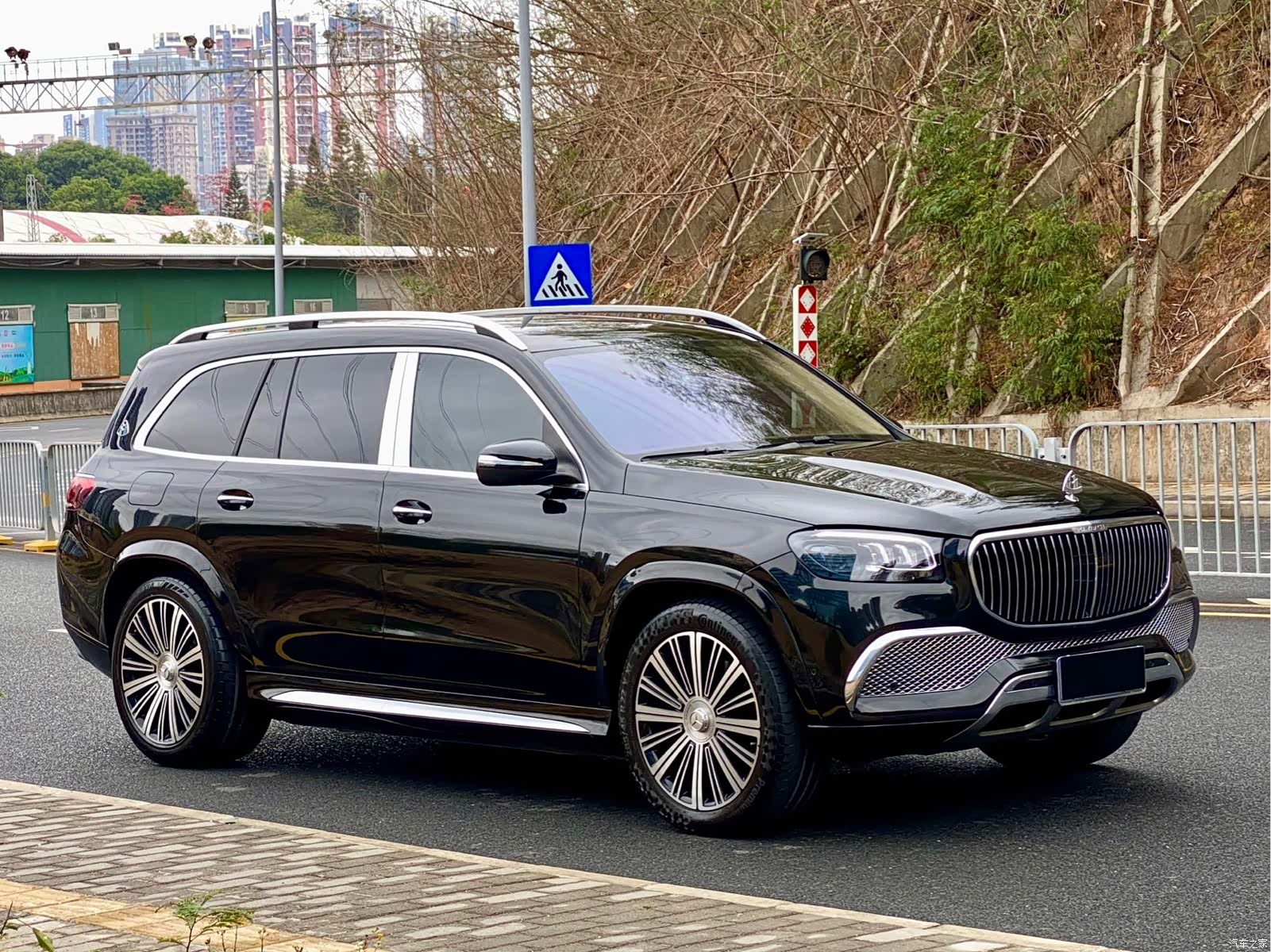 Maybach GLS, 2022 3