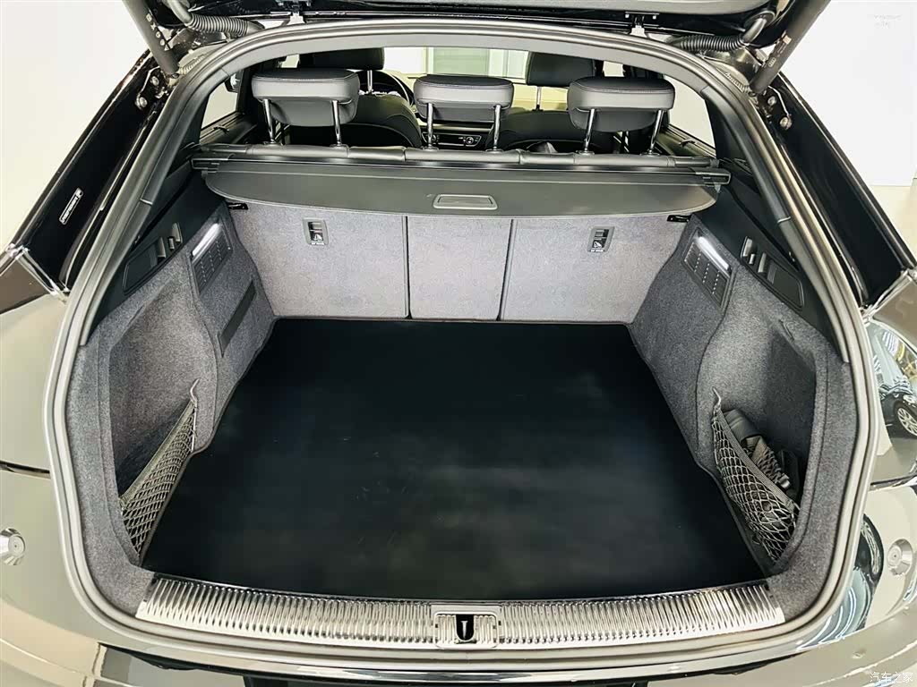 Audi Q5L, 2025 6