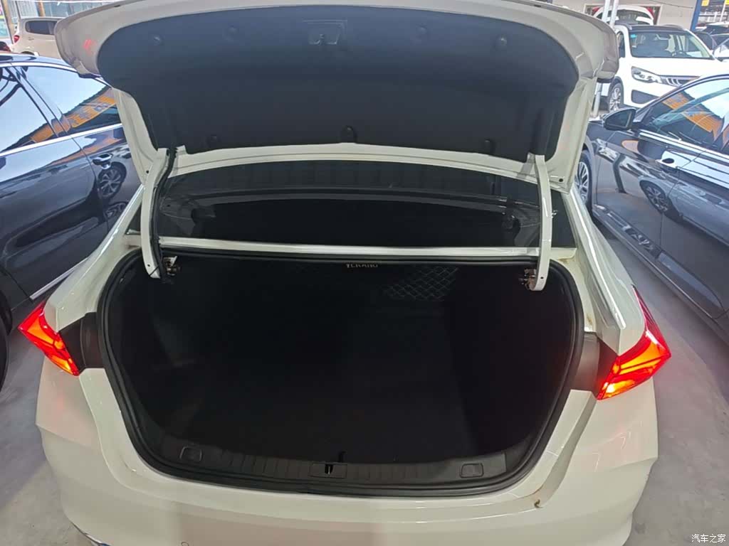 Buick Verano, 2022 19