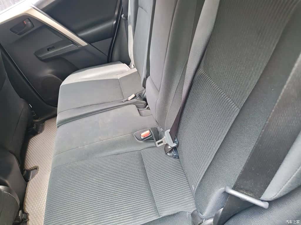 Toyota RAV4, 2016 15