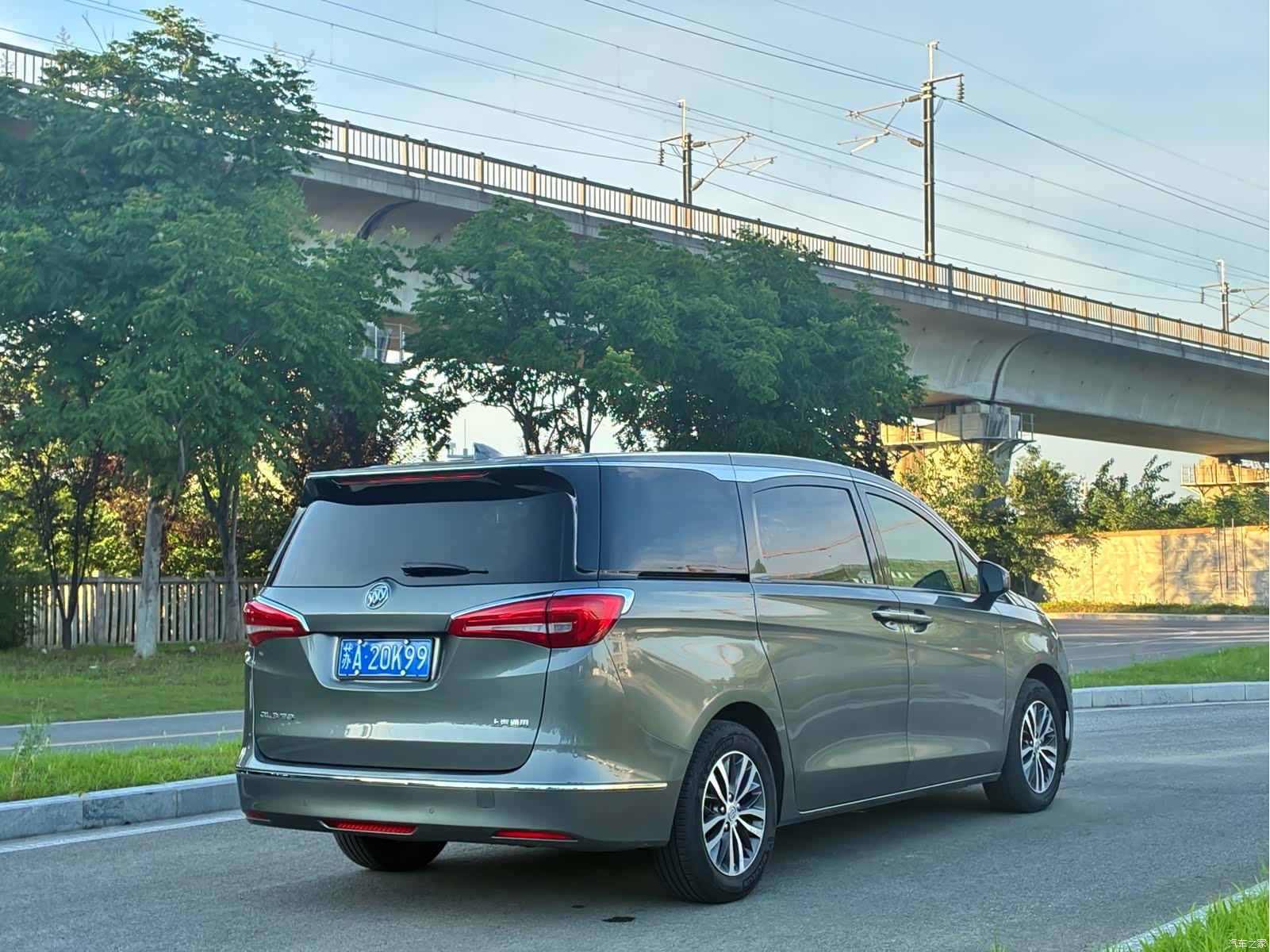 Buick GL8, 2017 4