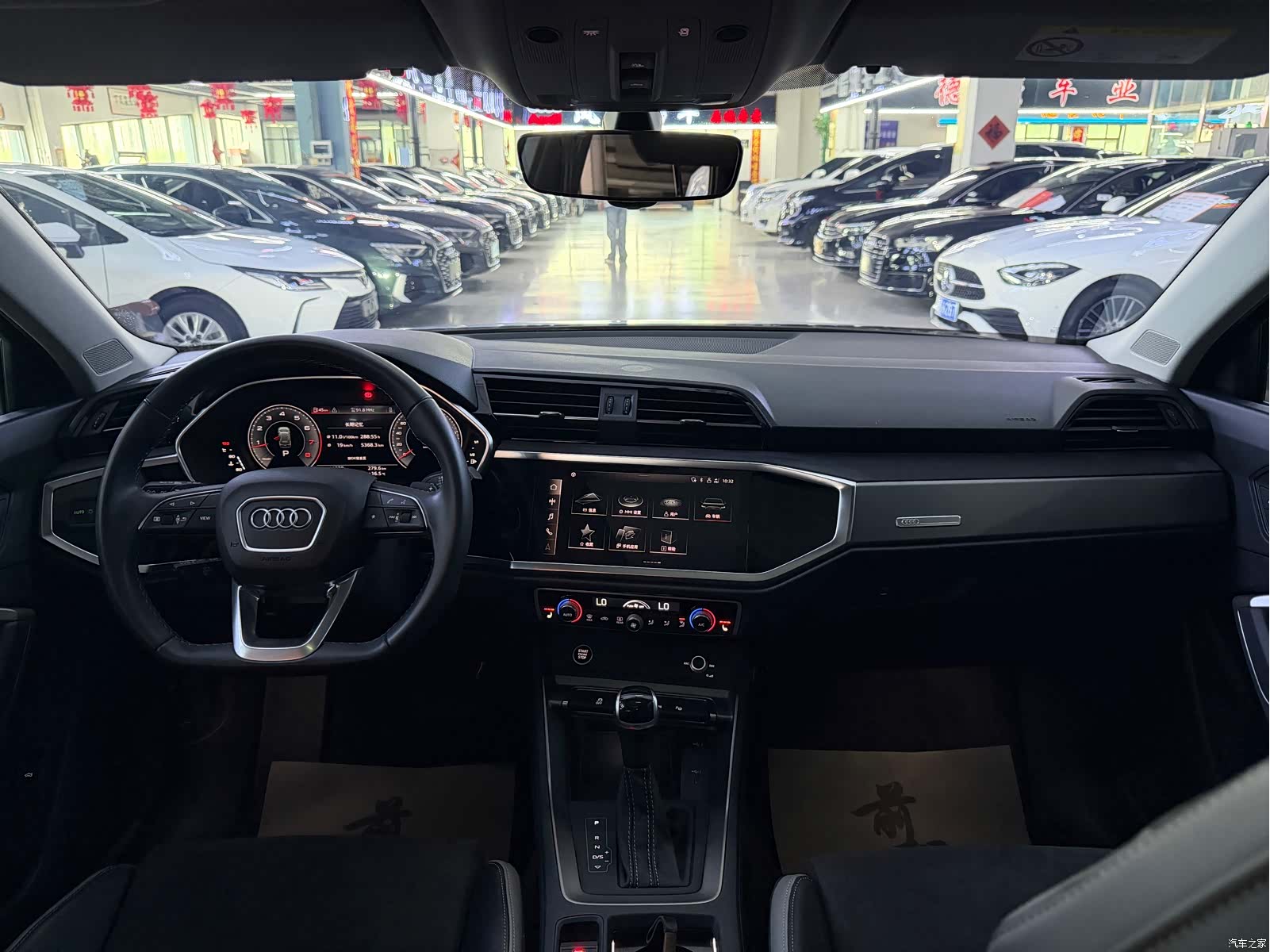 Audi Q3, 2023 16