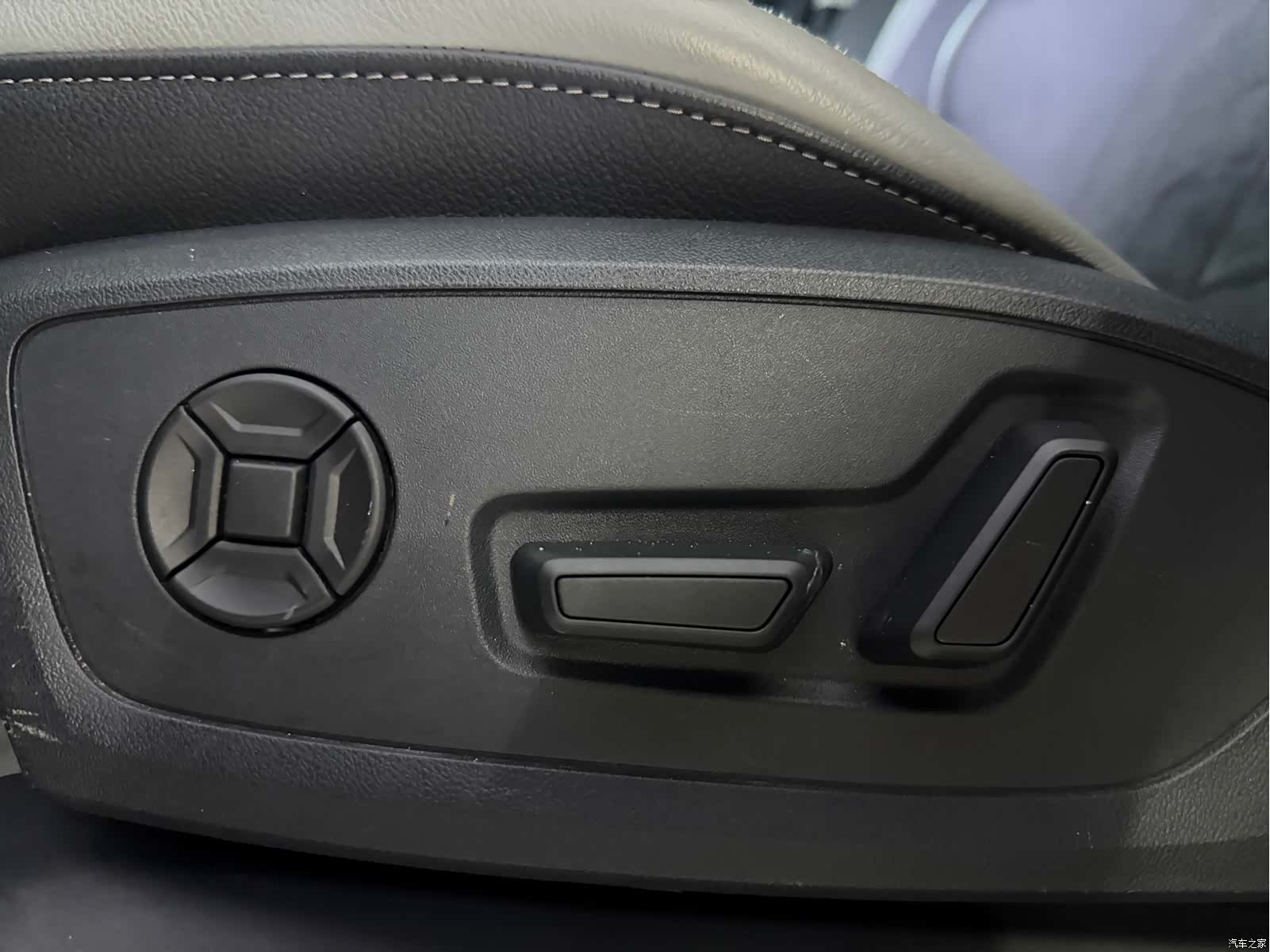 Audi Q3, 2023 20