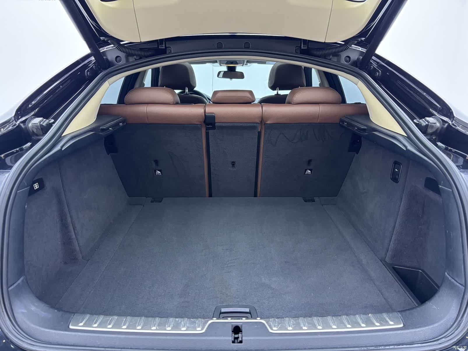 BMW X6, 2019 10