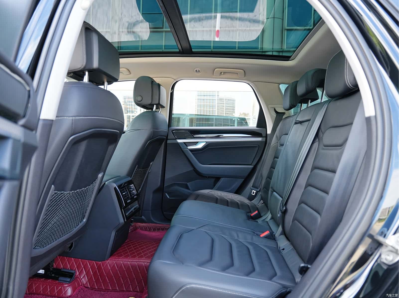 Volkswagen Touareg, 2023 12