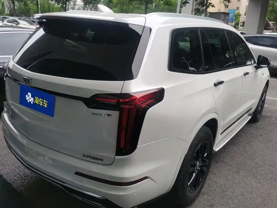 Cadillac XT6