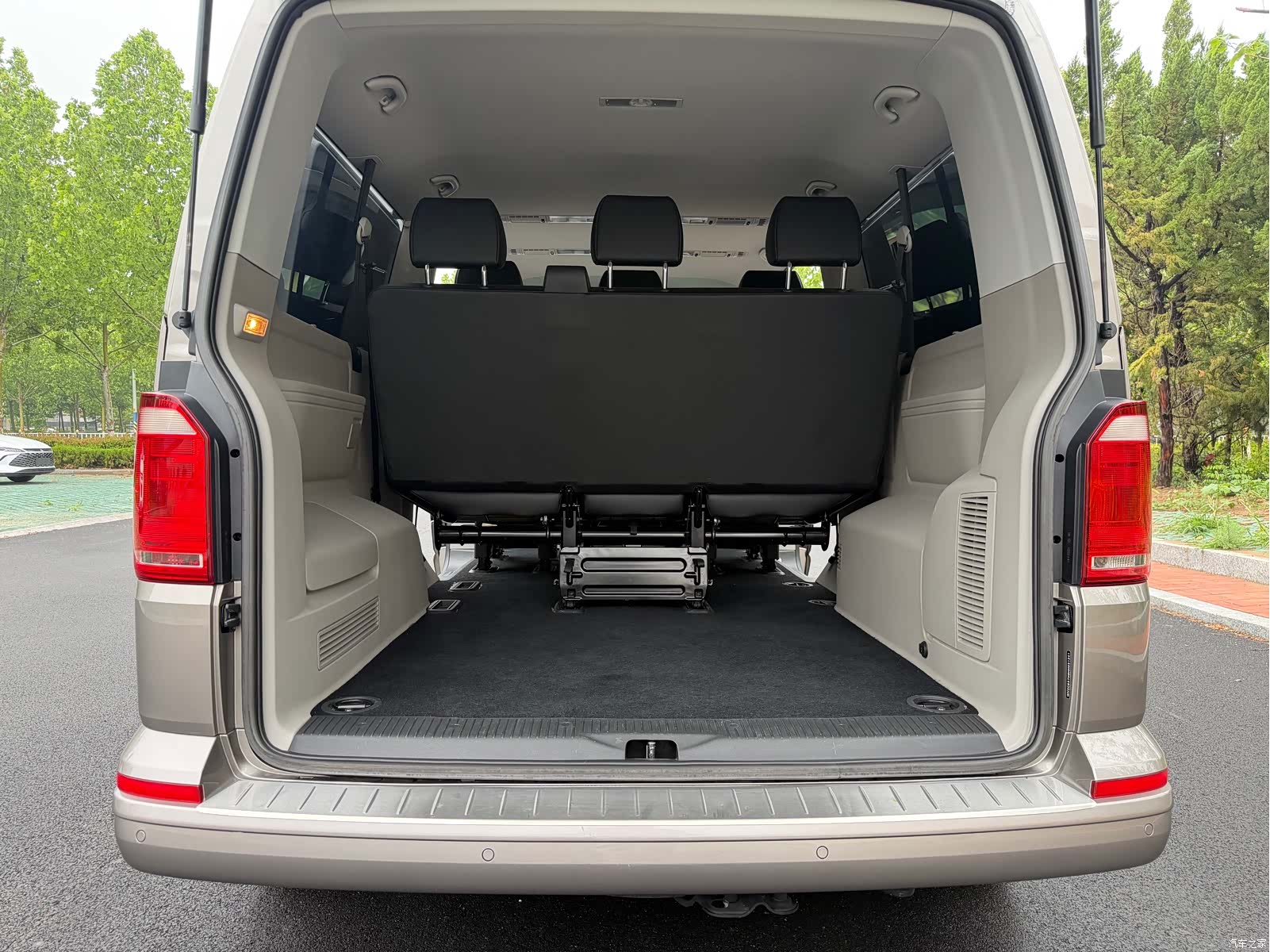 Volkswagen 8, 2017 19