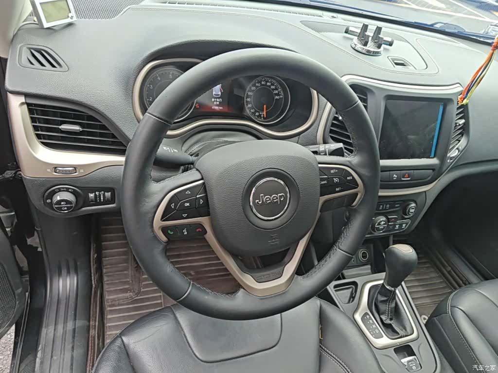 Jeep Cherokee, 2017 11