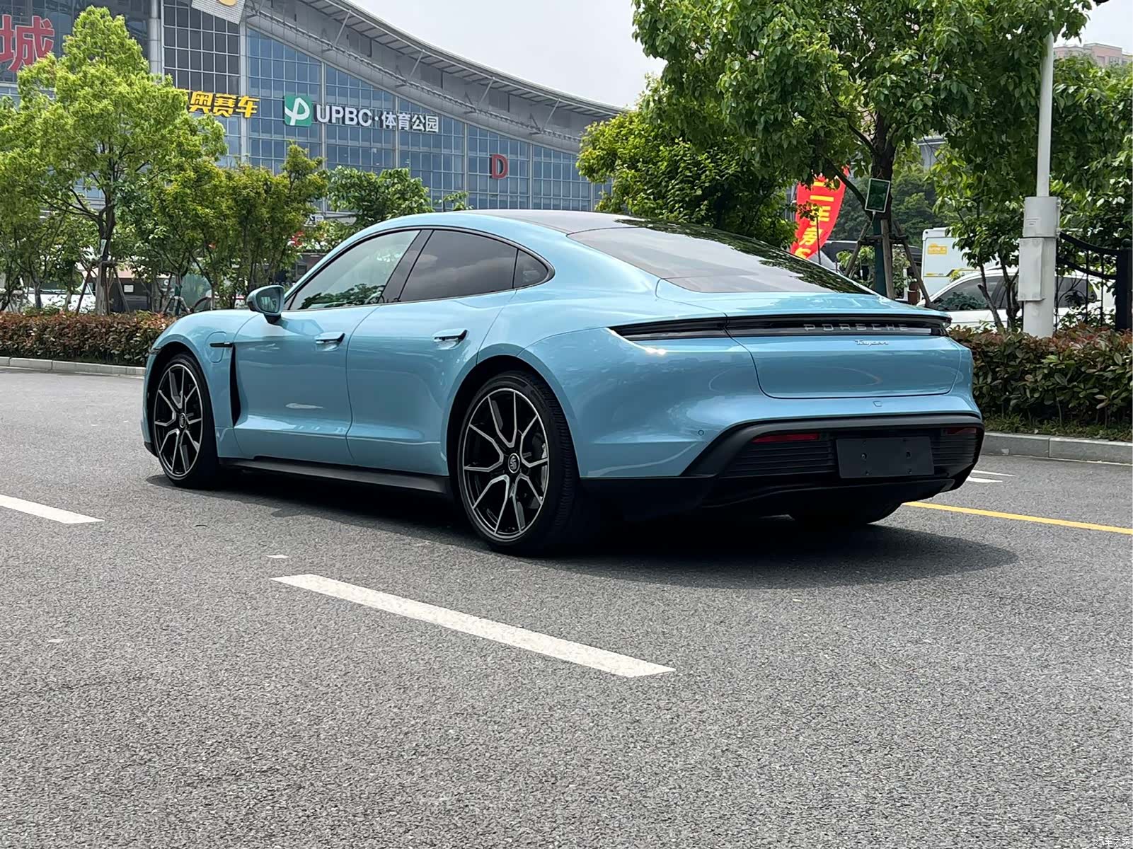 Porsche Taycan, 2023 11