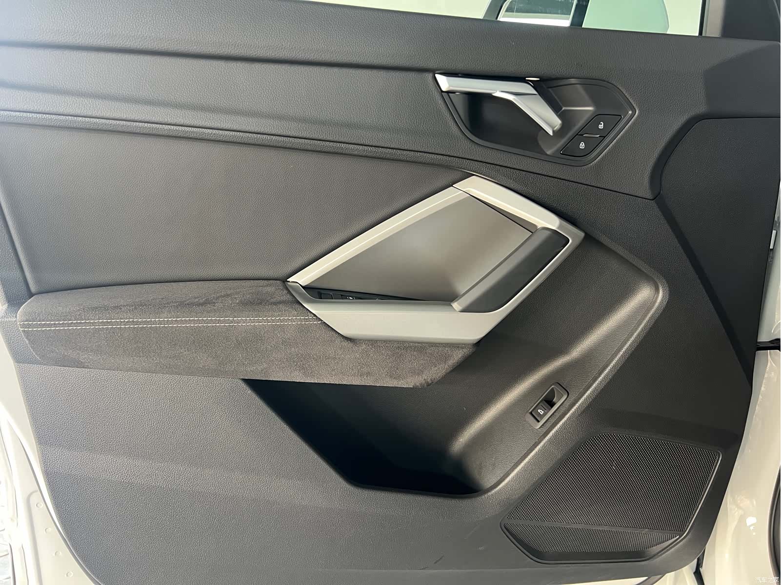 Audi Q3, 2023 14