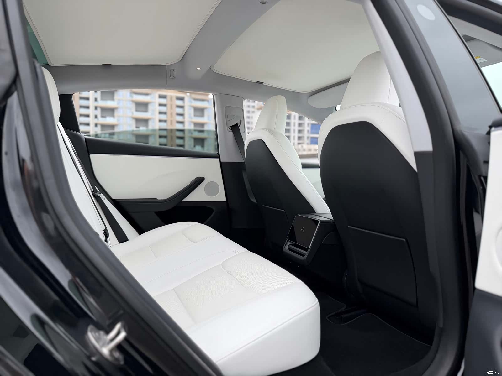 Tesla Model 3, 2024 20