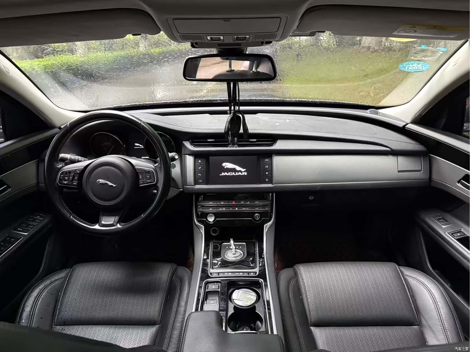 Jaguar XF, 2016 17