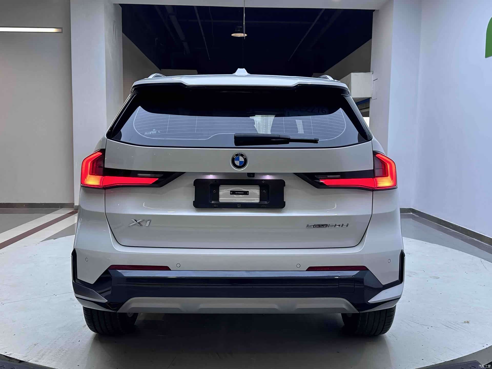 BMW X1, 2023 все фото