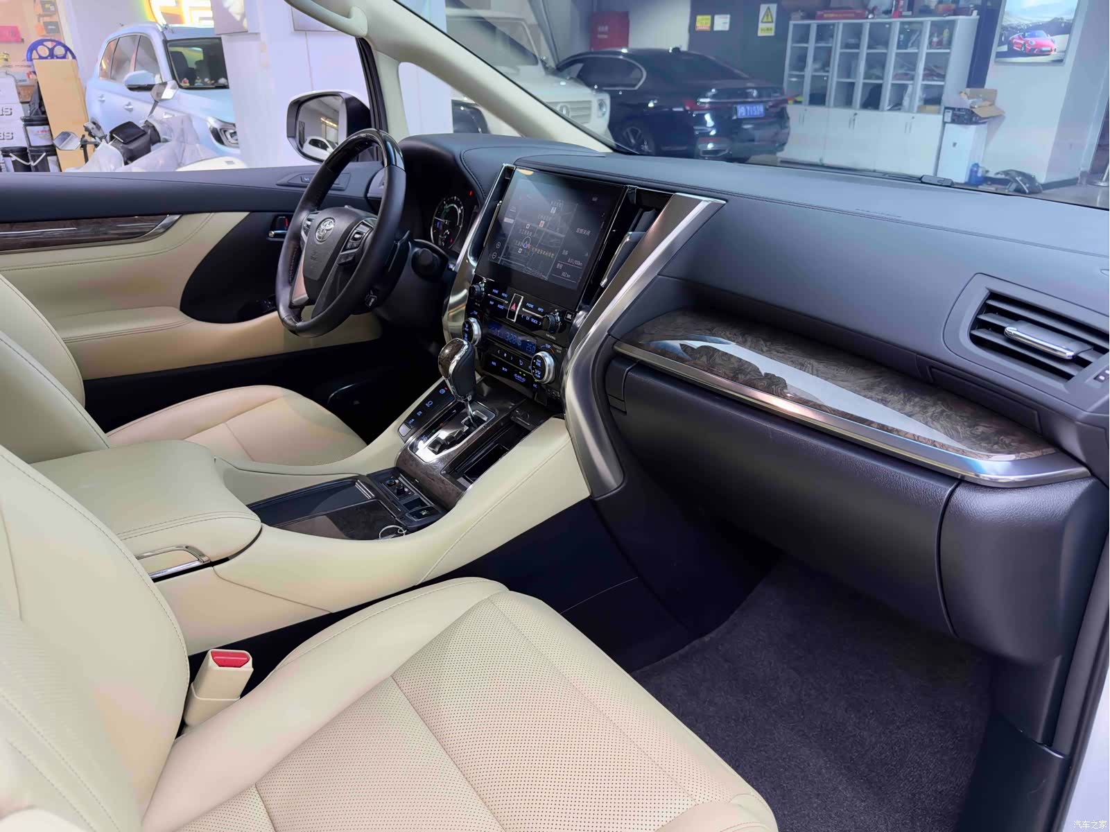 Toyota Vellfire, 2022 23