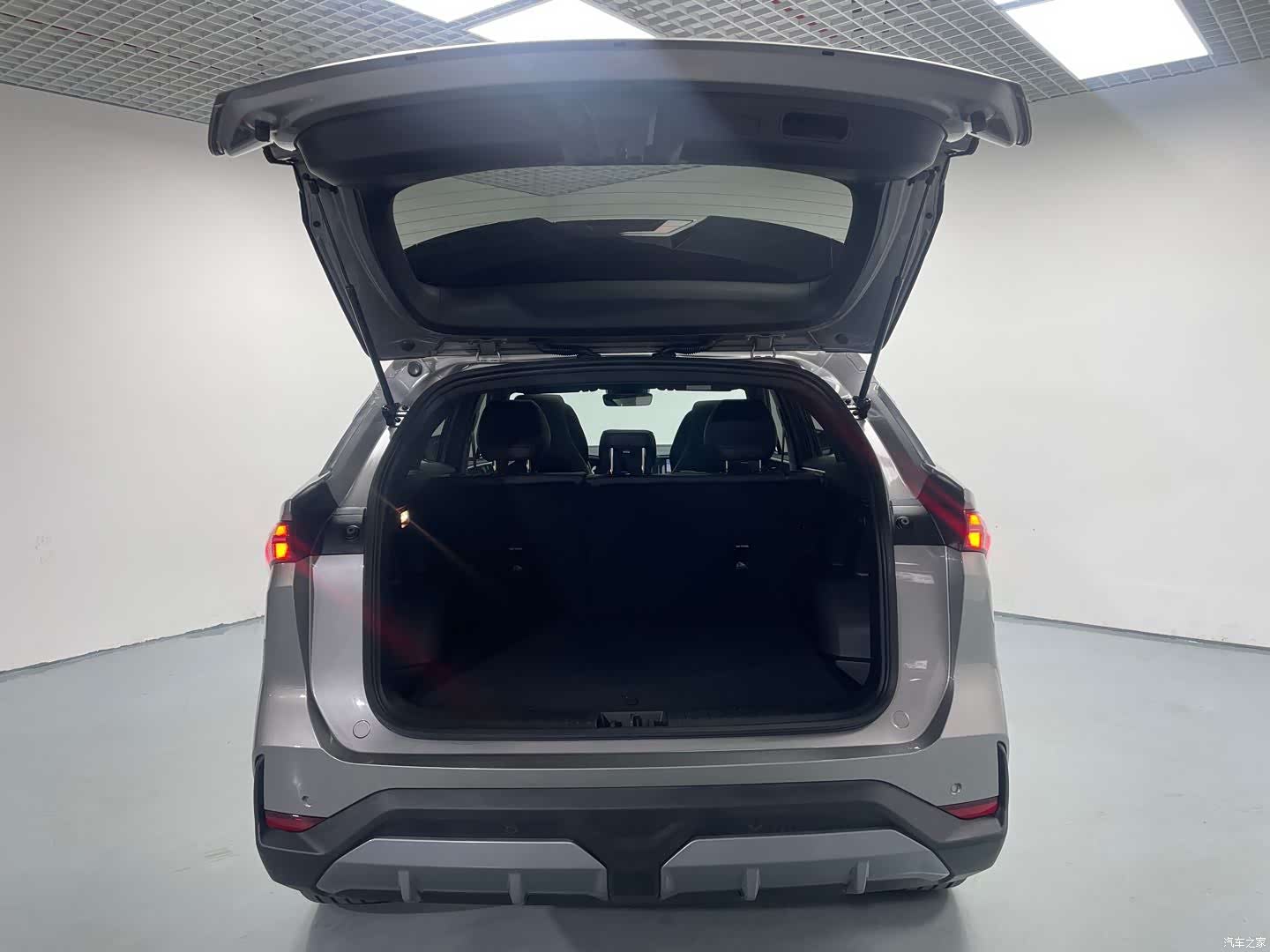 Geely Galaxy L7, 2024 16