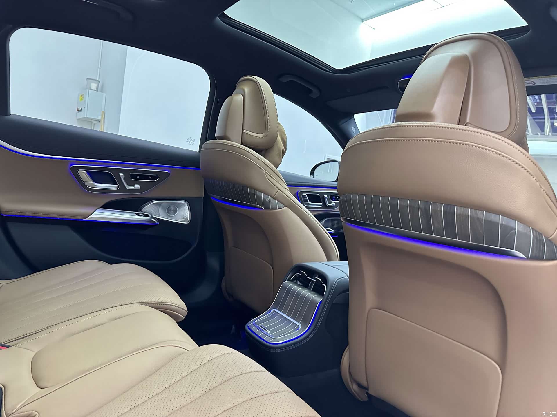 Mercedes-Benz E-Class, 2026 13